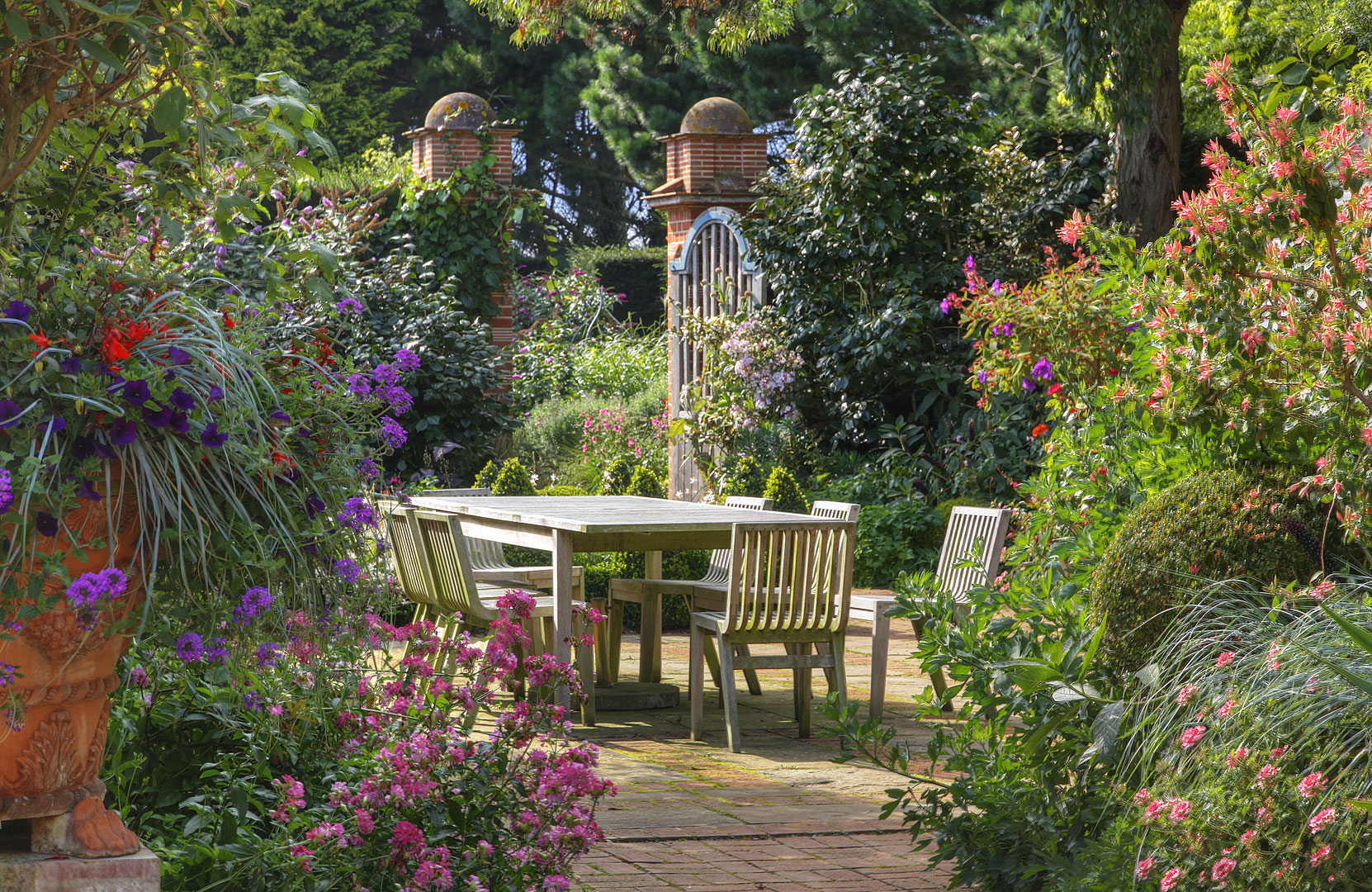 Gardens of England: images of English Gardens