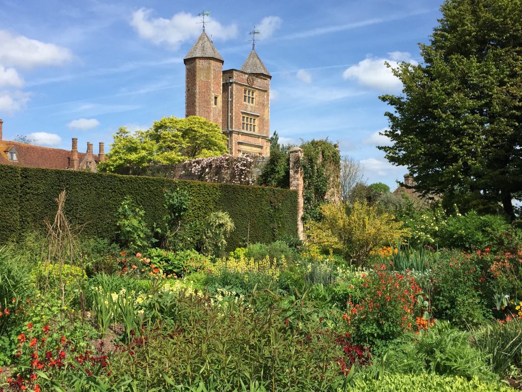 Discovering England’s Iconic Summer Gardens 2024