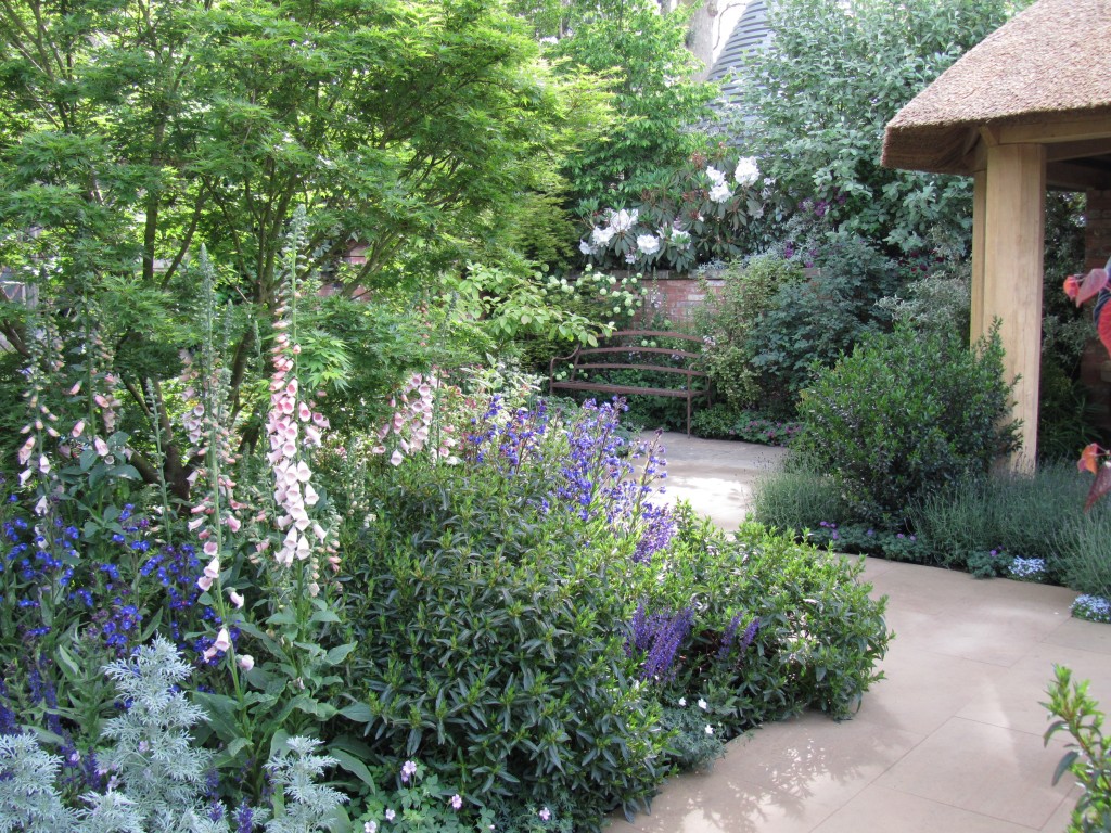 Chelsea Flower Show Tour with Sisley English Garden Tours