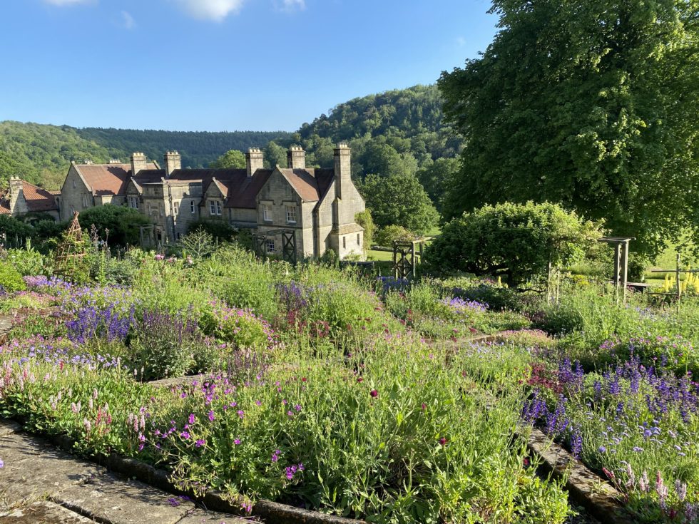 Book a garden tour with Sisley Garden Tours the leading garden tour